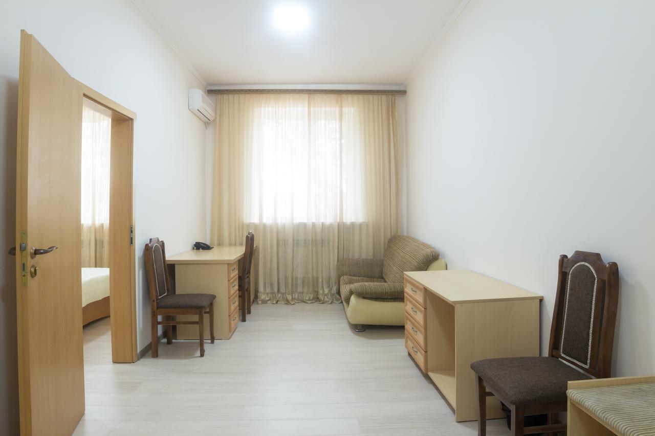 Hotel Alma Ata Zhosaly 외부 사진